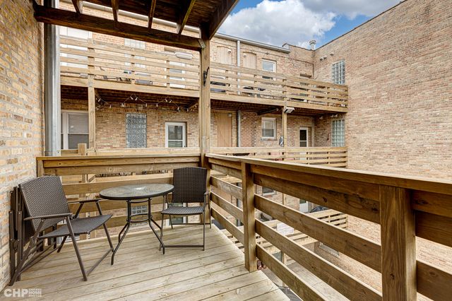 3124 W Cullom Avenue 2, Chicago, IL 60618