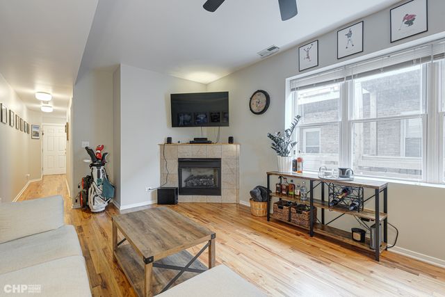 3124 W Cullom Avenue 2, Chicago, IL 60618