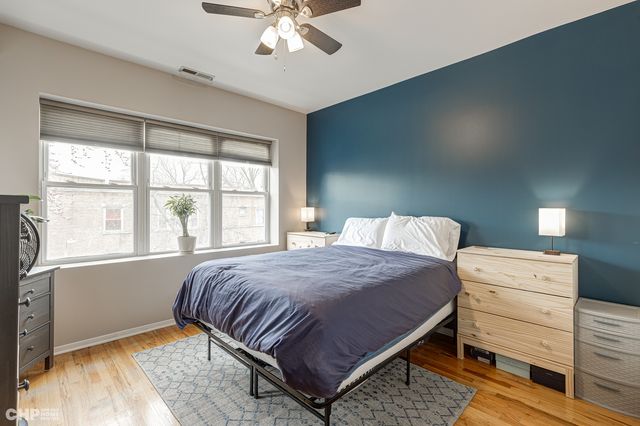 3124 W Cullom Avenue 2, Chicago, IL 60618