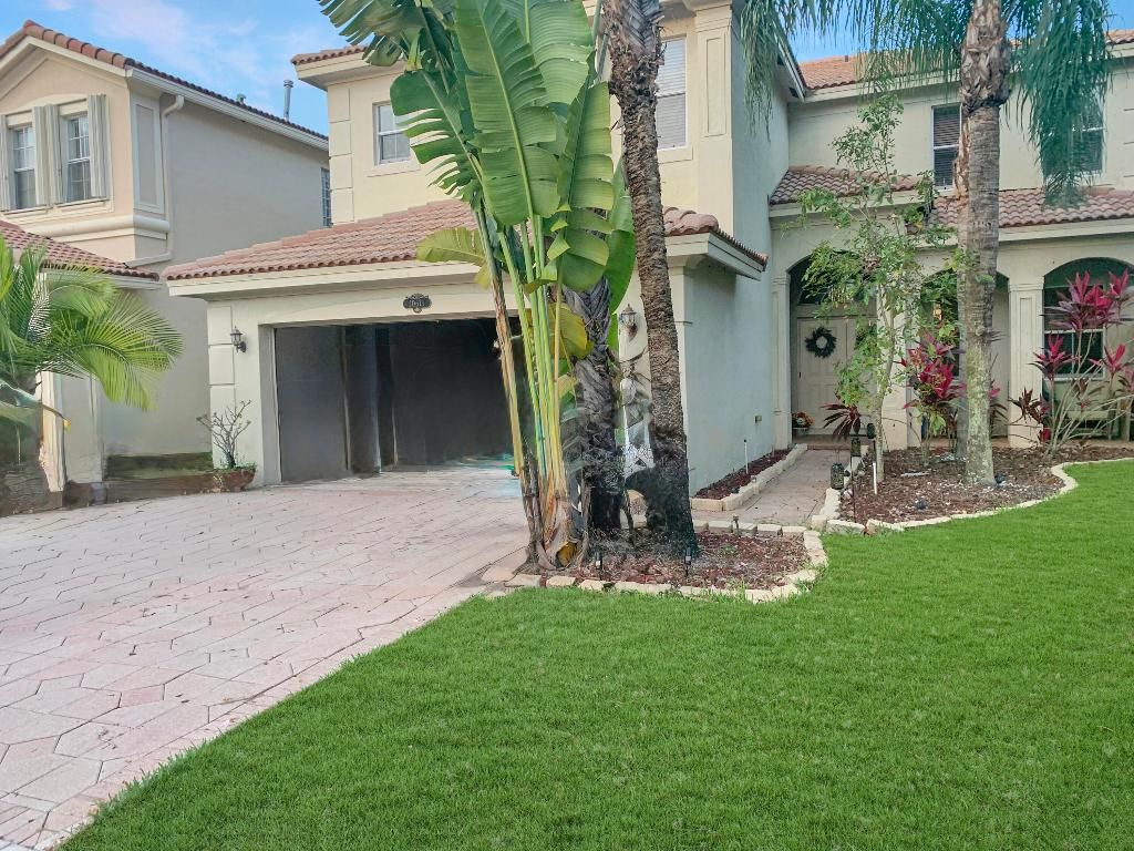 10671 Old Hammock Way, Wellington, FL 33414