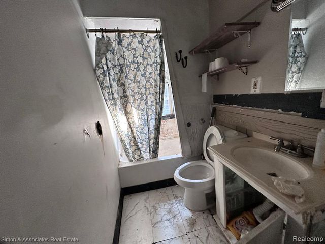 2505 W Buena Vista Street, Detroit, MI 48238