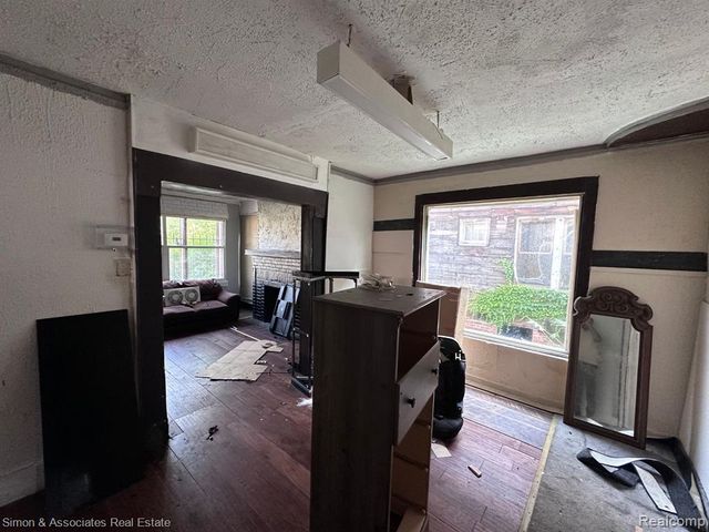 2505 W Buena Vista Street, Detroit, MI 48238