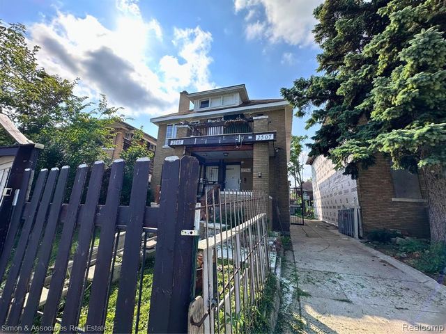 2505 W Buena Vista Street, Detroit, MI 48238