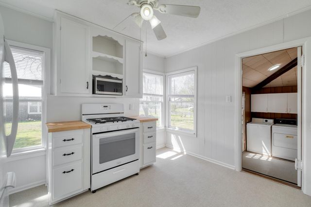 710 N Avenue H, Elgin, TX 78621