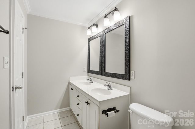 4322 Laurel Hill Lane, Charlotte, NC 28217
