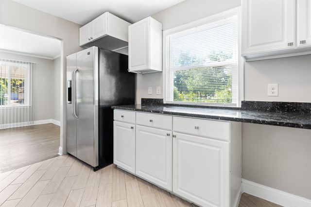 21925 Elroy Avenue, Warren, MI 48089