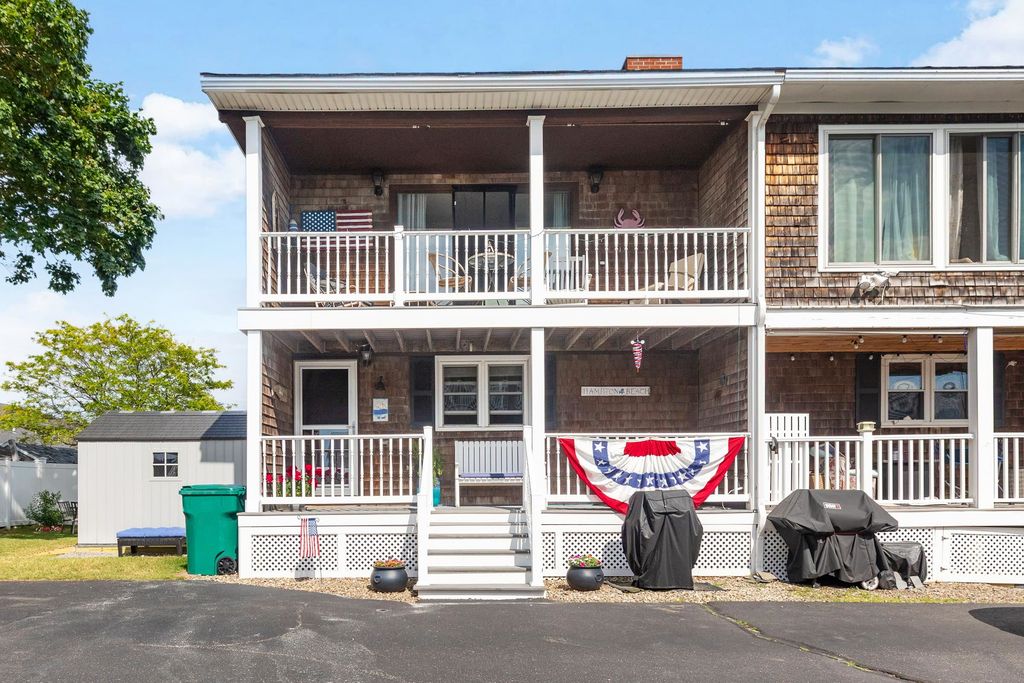 Image 2 of property listing at 14 Fellows Avenue # 2, Hampton, NH 03842
