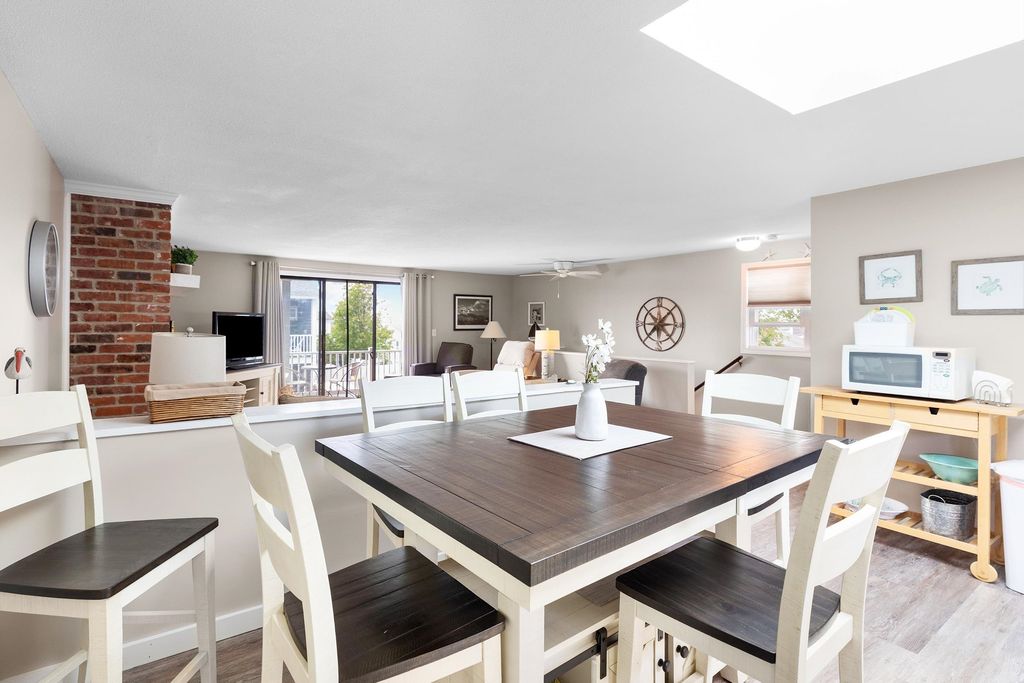 Image 15 of property listing at 14 Fellows Avenue # 2, Hampton, NH 03842