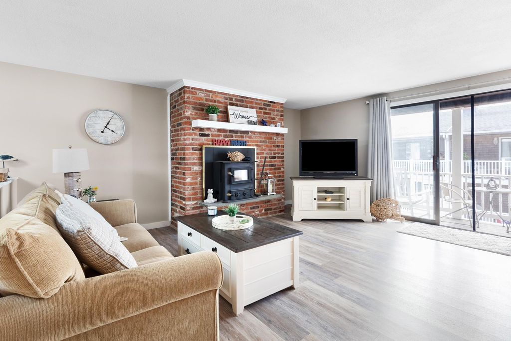 Image 16 of property listing at 14 Fellows Avenue # 2, Hampton, NH 03842
