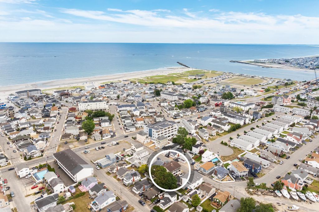 Image 31 of property listing at 14 Fellows Avenue # 2, Hampton, NH 03842