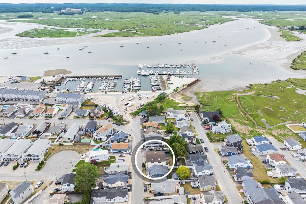 Image 33 of property listing at 14 Fellows Avenue # 2, Hampton, NH 03842