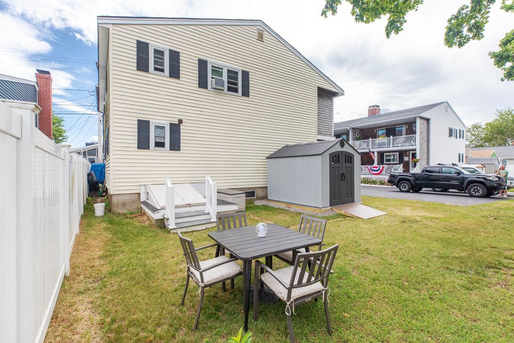 Image 9 of property listing at 14 Fellows Avenue # 2, Hampton, NH 03842