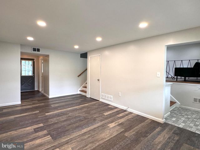 820 LEEDS LN, Newark, DE 19711
