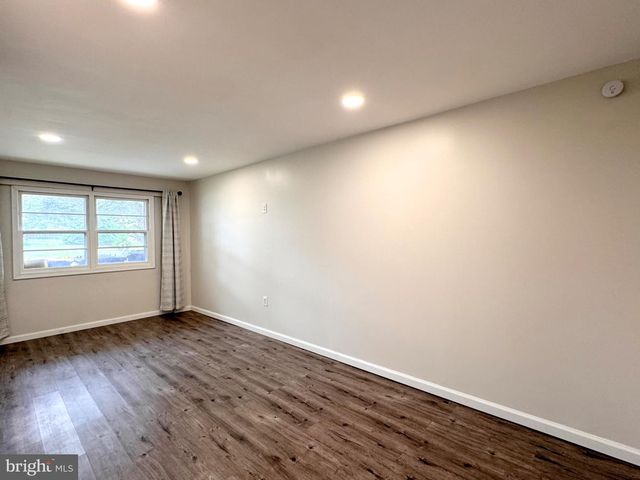 820 LEEDS LN, Newark, DE 19711