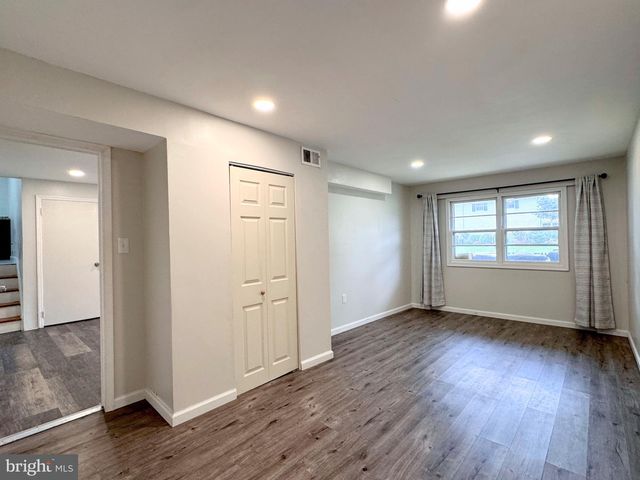 820 LEEDS LN, Newark, DE 19711