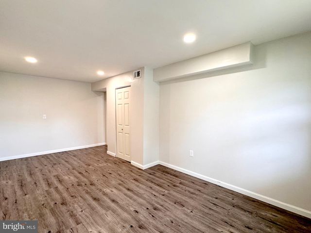 820 LEEDS LN, Newark, DE 19711
