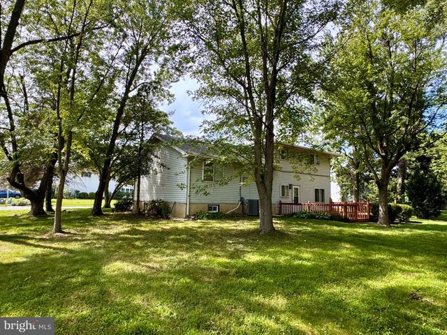 820 LEEDS LN, Newark, DE 19711