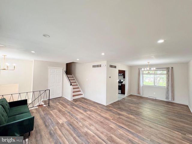 820 LEEDS LN, Newark, DE 19711