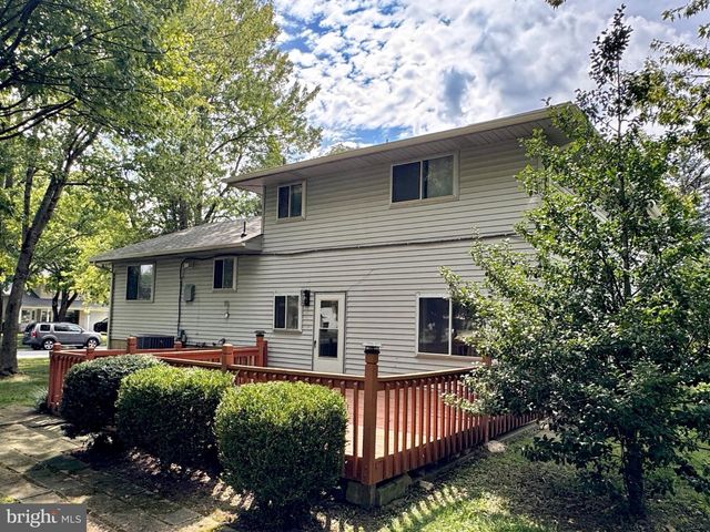 820 LEEDS LN, Newark, DE 19711