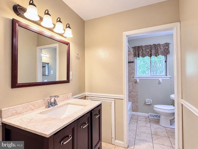 820 LEEDS LN, Newark, DE 19711