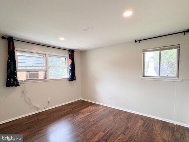 820 LEEDS LN, Newark, DE 19711