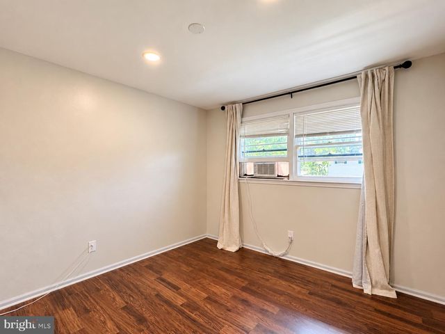 820 LEEDS LN, Newark, DE 19711