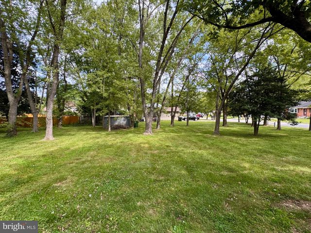 820 LEEDS LN, Newark, DE 19711