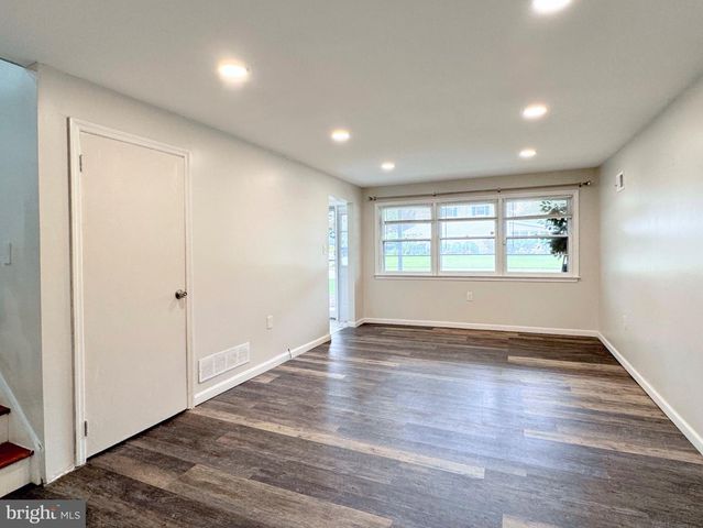 820 LEEDS LN, Newark, DE 19711