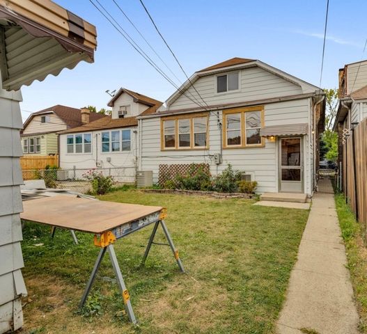 5541 W Roscoe Street G, Chicago, IL 60641