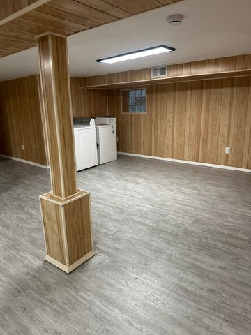 5541 W Roscoe Street G, Chicago, IL 60641