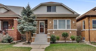 5541 W Roscoe Street G, Chicago, IL 60641