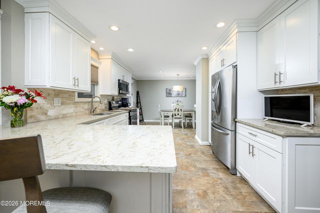 15 Hearth Court, Howell, NJ 07731