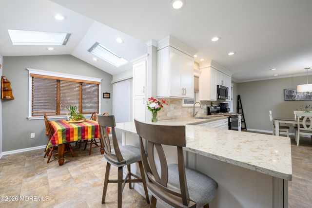 15 Hearth Court, Howell, NJ 07731