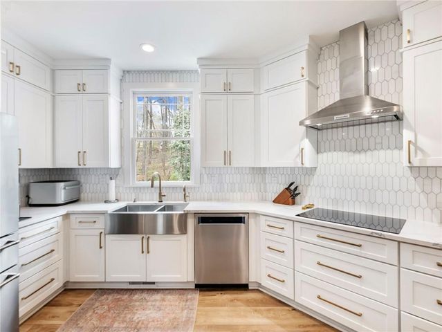 6092 Norcross Glen Trace, Norcross, GA 30071