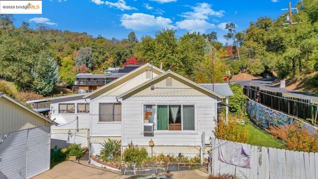 832 Shaws Flat Rd, Sonora, CA 95370