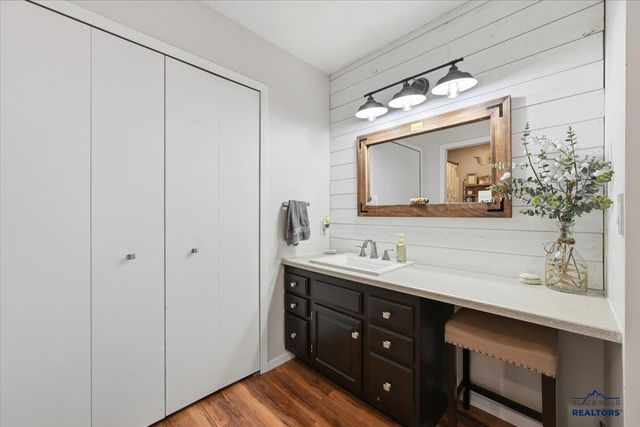4749 SUMMERSET DR, Rapid City, SD 57702