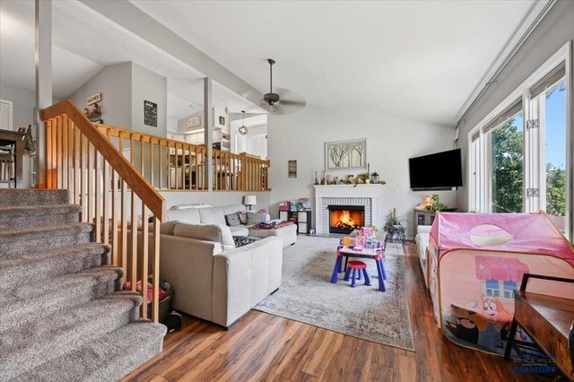 4749 SUMMERSET DR, Rapid City, SD 57702