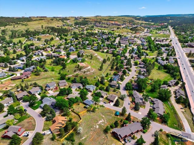 4749 SUMMERSET DR, Rapid City, SD 57702