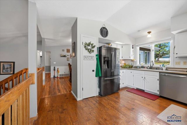 4749 SUMMERSET DR, Rapid City, SD 57702