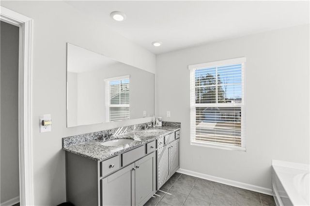 7626 Jennadee Drive, Fairburn, GA 30213