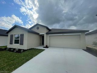 17121 Parma CT, North Fort Myers, FL 33917