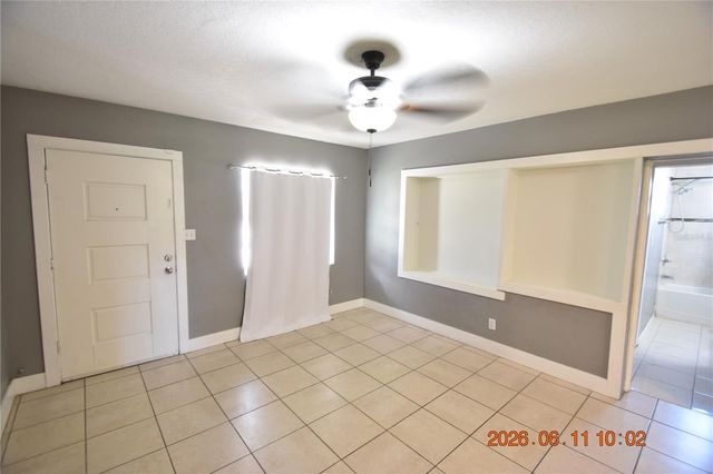 1906 E BOUGAINVILLEA AVENUE, Tampa, FL 33612