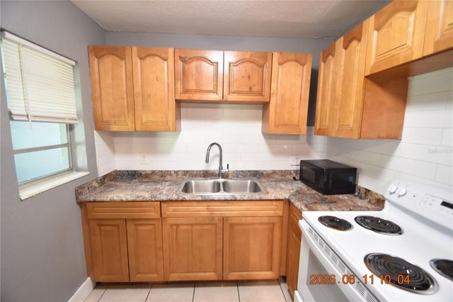 1906 E BOUGAINVILLEA AVENUE, Tampa, FL 33612