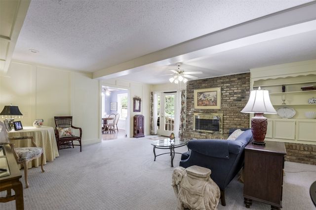 3704 Lynnwood Drive, Arlington, TX 76013
