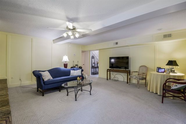 3704 Lynnwood Drive, Arlington, TX 76013