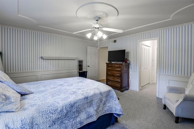 3704 Lynnwood Drive, Arlington, TX 76013