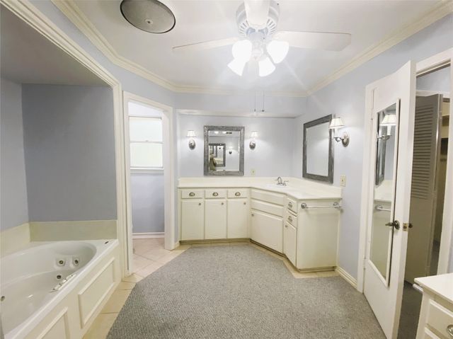 3704 Lynnwood Drive, Arlington, TX 76013