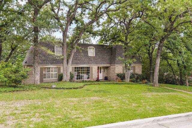 3704 Lynnwood Drive, Arlington, TX 76013