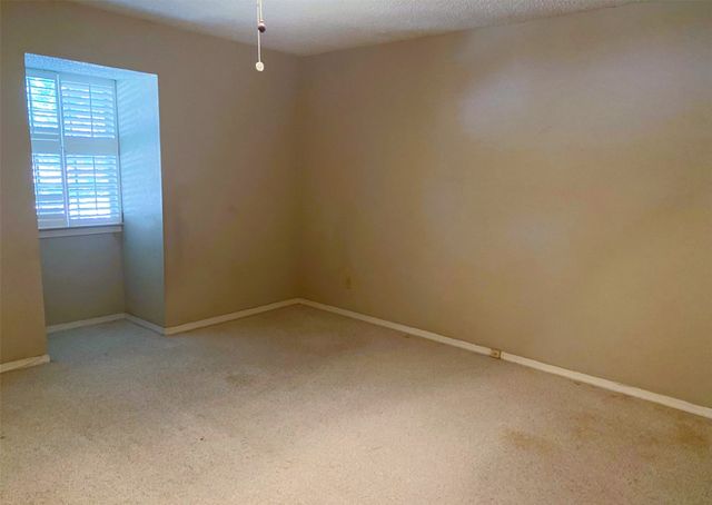3704 Lynnwood Drive, Arlington, TX 76013