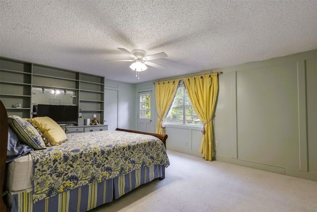 3704 Lynnwood Drive, Arlington, TX 76013